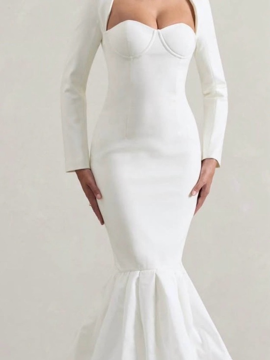 Club L London Dresses & Skirts - Club L London White Long Sleeve Mermaid Gown with Sweetheart Bust